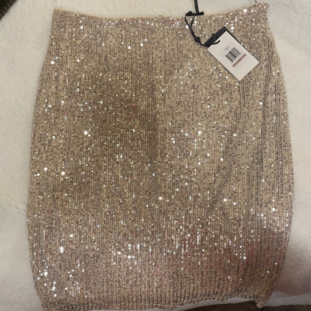 DKNY skirt. Brand new size 12
